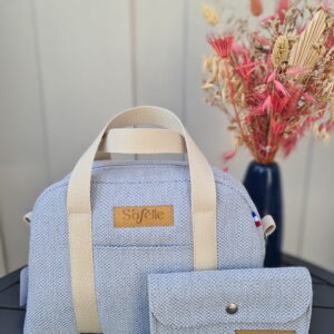 sac sportswear chic porté main